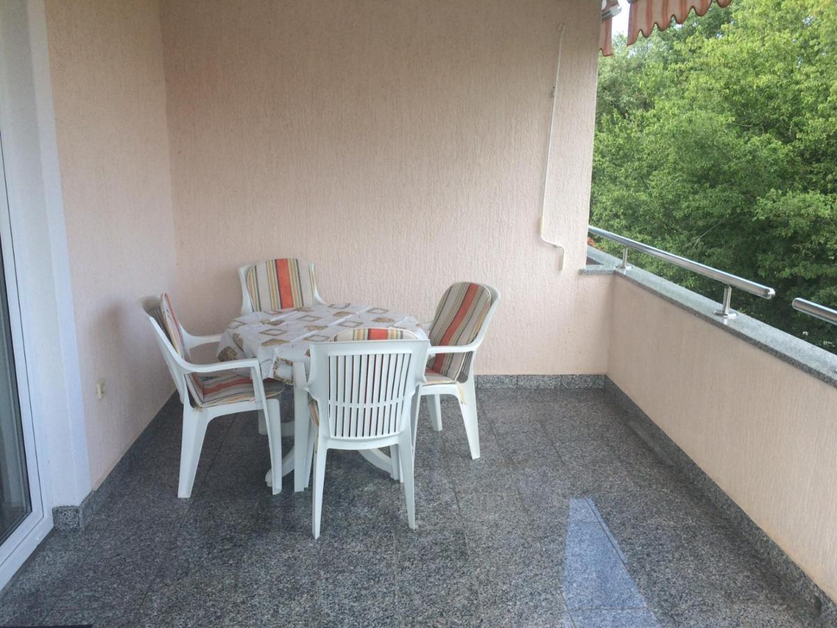 Apartments Malinska - Apartment 4 Buitenkant foto